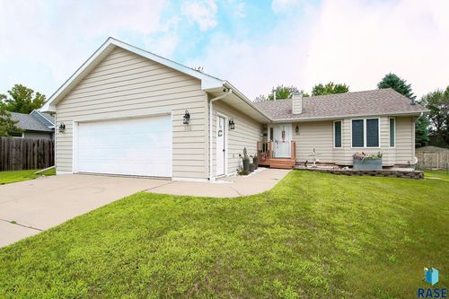 908 S Blaine St, Lennox, SD, 57039-2431 | Card Image