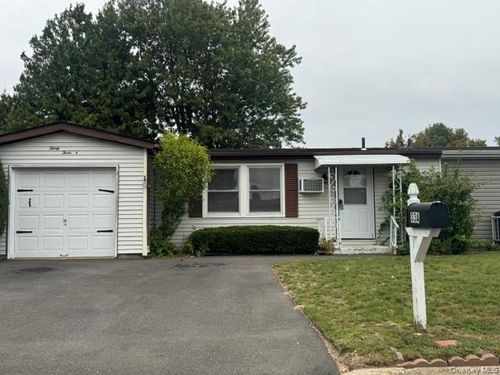 33a Limetree Dr, Manorville, NY, 11949-3152 | Card Image