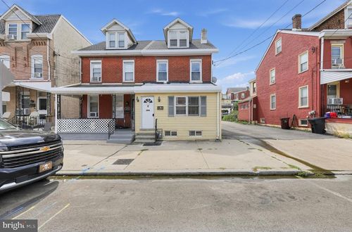 108 W 5th St, BRIDGEPORT, PA, 19405-1104 | Card Image