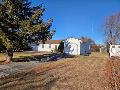 17 Thrasher Ave, Bellport, NY, 11713-1009 | Card Image