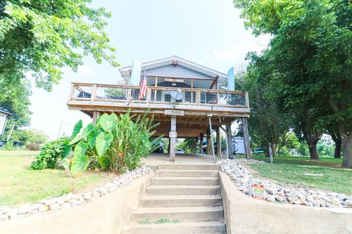 19 E Valley Dr, Hardy, AR, 72542-8832 | Card Image