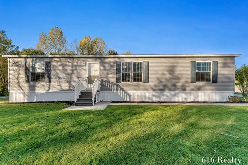 1412 Red Oak Ln Ne, Belmont, MI, 49306-9404 | Card Image