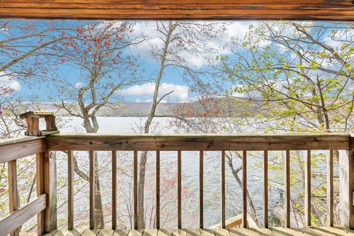 77 Woods Rd, Greenwood Lake, NY, 10925-4404 | Card Image