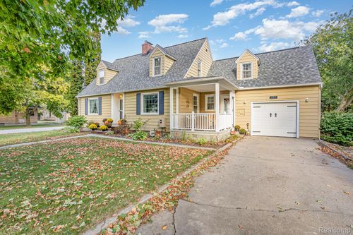 425 S 5th St, Sebewaing, MI, 48759-1558 | Card Image