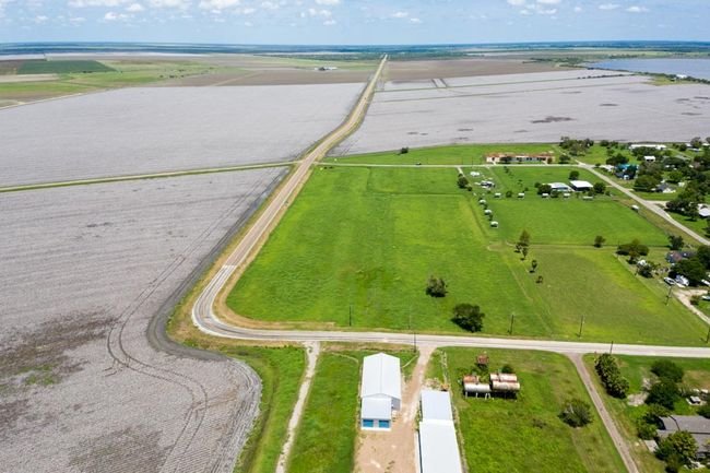 704 Hwy 239, Home with 0 bedrooms, 0 bathrooms and null parking in Austwell TX | Image 28
