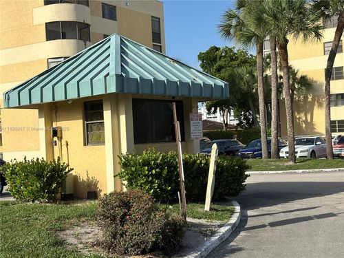 apt-214-6575 W Oakland Park Blvd, Lauderhill, FL, 33313-1144 | Card Image