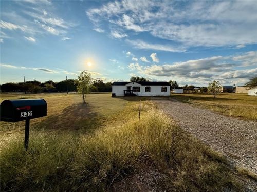 332 Water View Ln, Weatherford, TX, 76085-9350 | Card Image