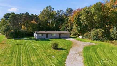 3697 N Sturgeon Rd, Midland, MI, 48642-8270 | Card Image