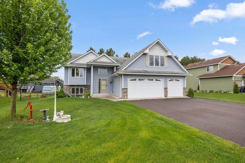 8707 Preserve Blvd N, Chisago City, MN, 55013-8514 | Card Image