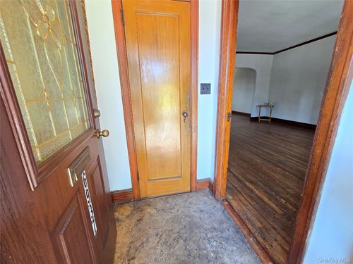 69 Central Ave, Glendale, NY, 11385-7356 | Card Image