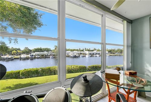 9d-2800 Indian River Blvd, Vero Beach, FL, 32960-7211 | Card Image