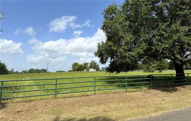 front left corner of property | Image 4