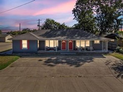 201 S Jones Street, Granbury, TX, 76048 | Card Image