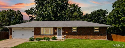 803 Valley Dr, Maryville, IL, 62062-5730 | Card Image