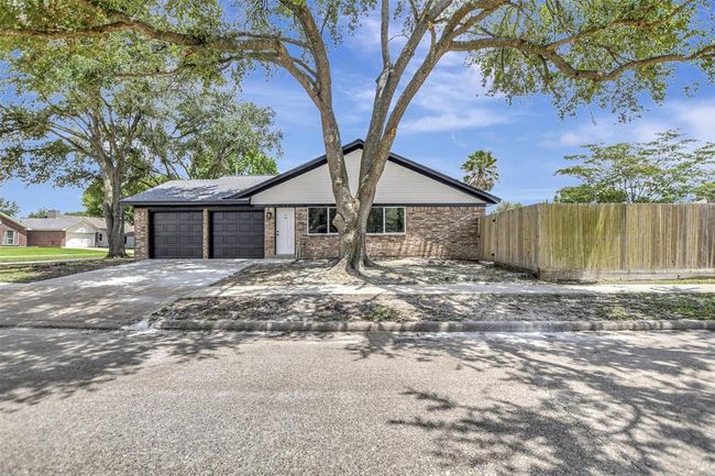 Two car garage | Image 4