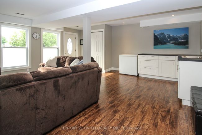 2046 Meadowview Rd, House other with 4 bedrooms, 3 bathrooms and 4 parking in Peterborough ON | Image 26