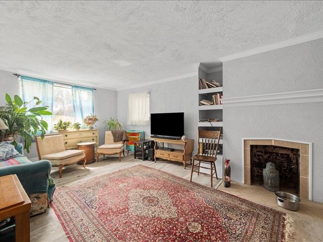 2706 Pioneer Ave, House other with 5 bedrooms, 2 bathrooms and 2 parking in Brookline PA | Image 6