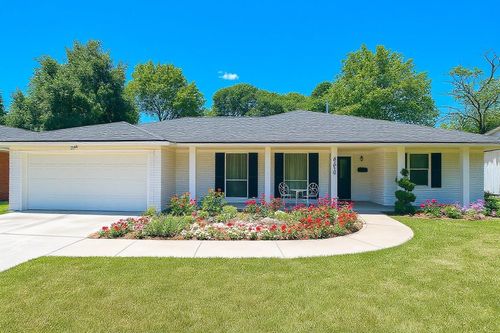 9806 Larston St, Houston, TX, 77055-6120 | Card Image