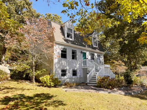 21 W Enterprise Ave, Pawcatuck, CT, 06379-2215 | Card Image