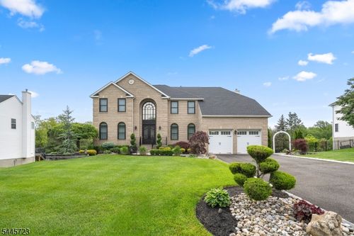 6 Christinalynn Dr, Monroe Twp, NJ, 08831-1995 | Card Image