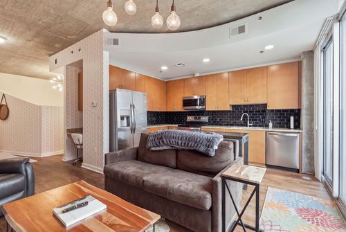 811-301 Demonbreun St, Nashville, TN, 37201-2230 | Card Image