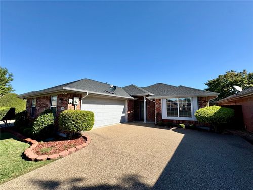 204 Bluebonnet Lane, Waxahachie, TX, 75165 | Card Image
