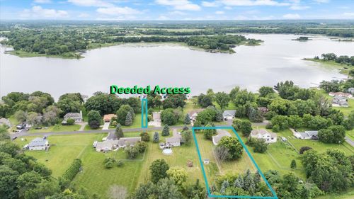 9408 Jennifer Ct, Chisago City, MN, 55013-9342 | Card Image