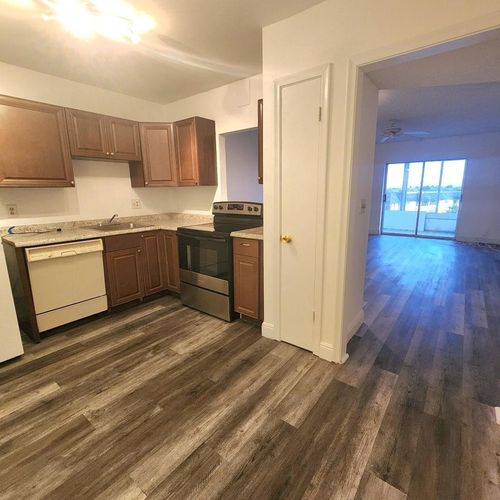 607-4751 Nw 21st St, Lauderhill, FL, 33313-3500 | Card Image