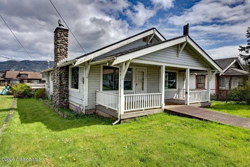 308 1st St, Garibaldi, OR, 97118-1300 | Card Image