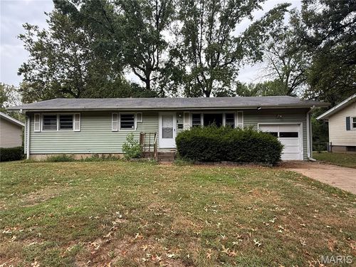 125 Forestwood Dr, Saint Louis, MO, 63135-2826 | Card Image