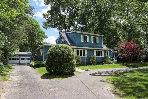 53 N Evergreen Dr, Selden, NY, 11784-2011 | Card Image