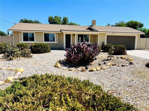 14977 Mauna Loa St, Hesperia, CA, 92345-2421 | Card Image