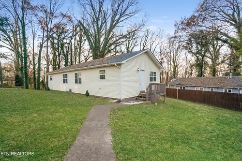107 N Walker Ln, Oak Ridge, TN, 37830-3725 | Card Image