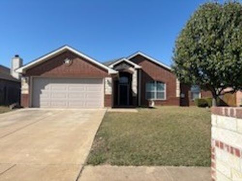 2628 Castle Pines Dr, Burleson, TX, 76028-8802 | Card Image