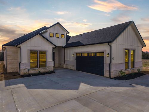 19071 White Bluff Dr, Whitney, TX, 76692-9640 | Card Image