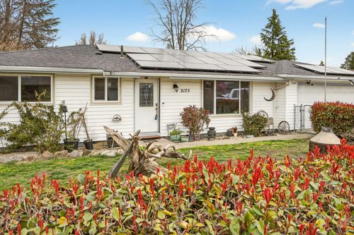 2175 Delta Waters Rd, Medford, OR, 97504-2910 | Card Image