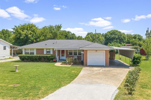829 W 22nd St, Ada, OK, 74820-8021 | Card Image