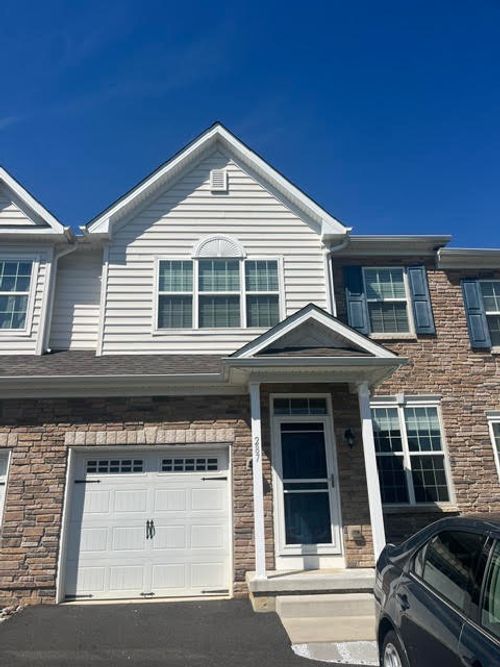 287 Redclover Ln, ALLENTOWN, PA, 18104-9240 | Card Image