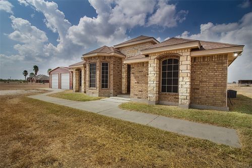 179 County Road 142, Alice, TX, 78332-2111 | Card Image