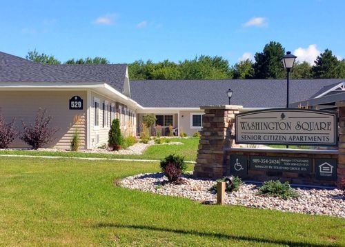 529 E 2nd St, Perry, MI, 48872-9558 | Card Image