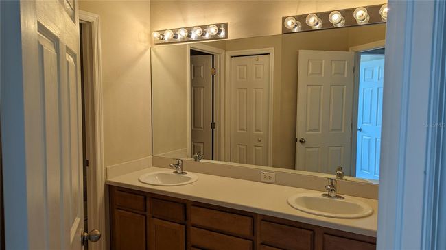 second bathroom | Image 21