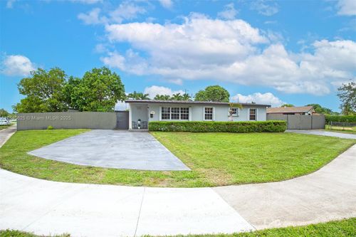 5001 Sw 113th Ct, Miami, FL, 33165-6058 | Card Image
