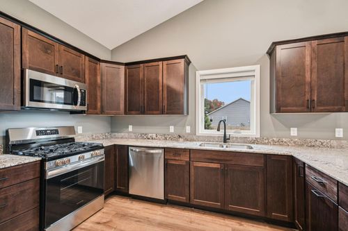 917 Gable St, Taylors Falls, MN, 55084-1309 | Card Image