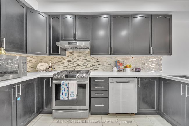 86 Cookview Dr, House attached with 5 bedrooms, 4 bathrooms and 2 parking in Brampton ON | Image 21