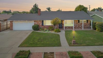 739 N Newton Dr, House other with 3 bedrooms, 0 bathrooms and null parking in Dinuba CA | Image 2