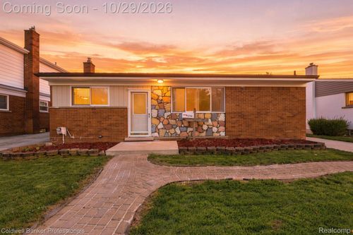 22704 Furton St, Saint Clair Shores, MI, 48082-1838 | Card Image
