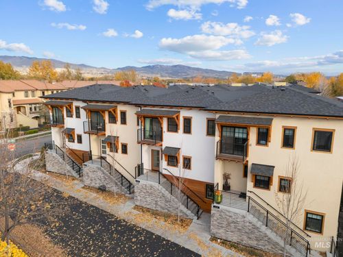 429 E Water Pocket Ln, Boise, ID, 83714-5108 | Card Image