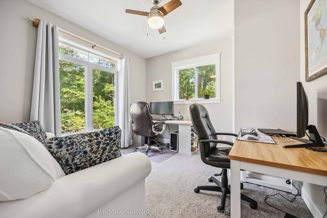 9934 Nipigon St, House other with 2 bedrooms, 2 bathrooms and 2 parking in Port Franks ON | Image 15