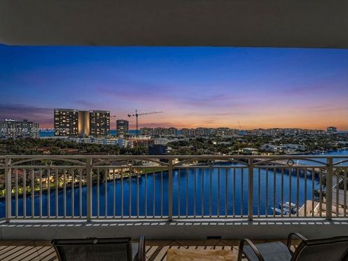 12d-9751 E Bay Harbor Dr, Bay Harbor Islands, FL, 33154-3830 | Card Image