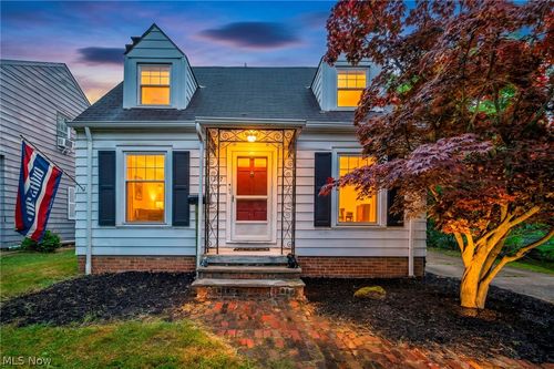 1307 Gordon Rd, Lyndhurst, OH, 44124-1338 | Card Image